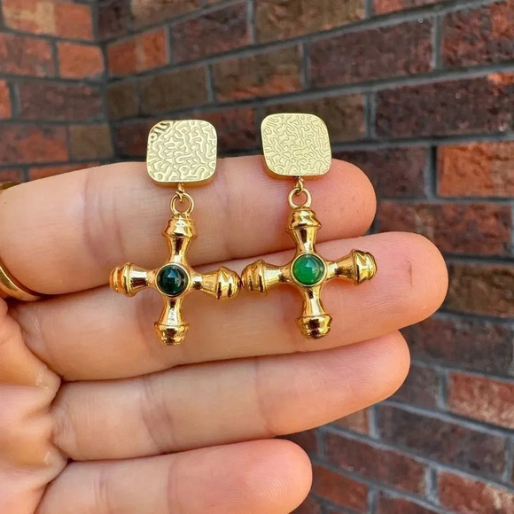 Vintage 18KGold Plated Stainless Steel Waterproof GreenOnyx Stone Cross Earrings - Picture 16 of 16